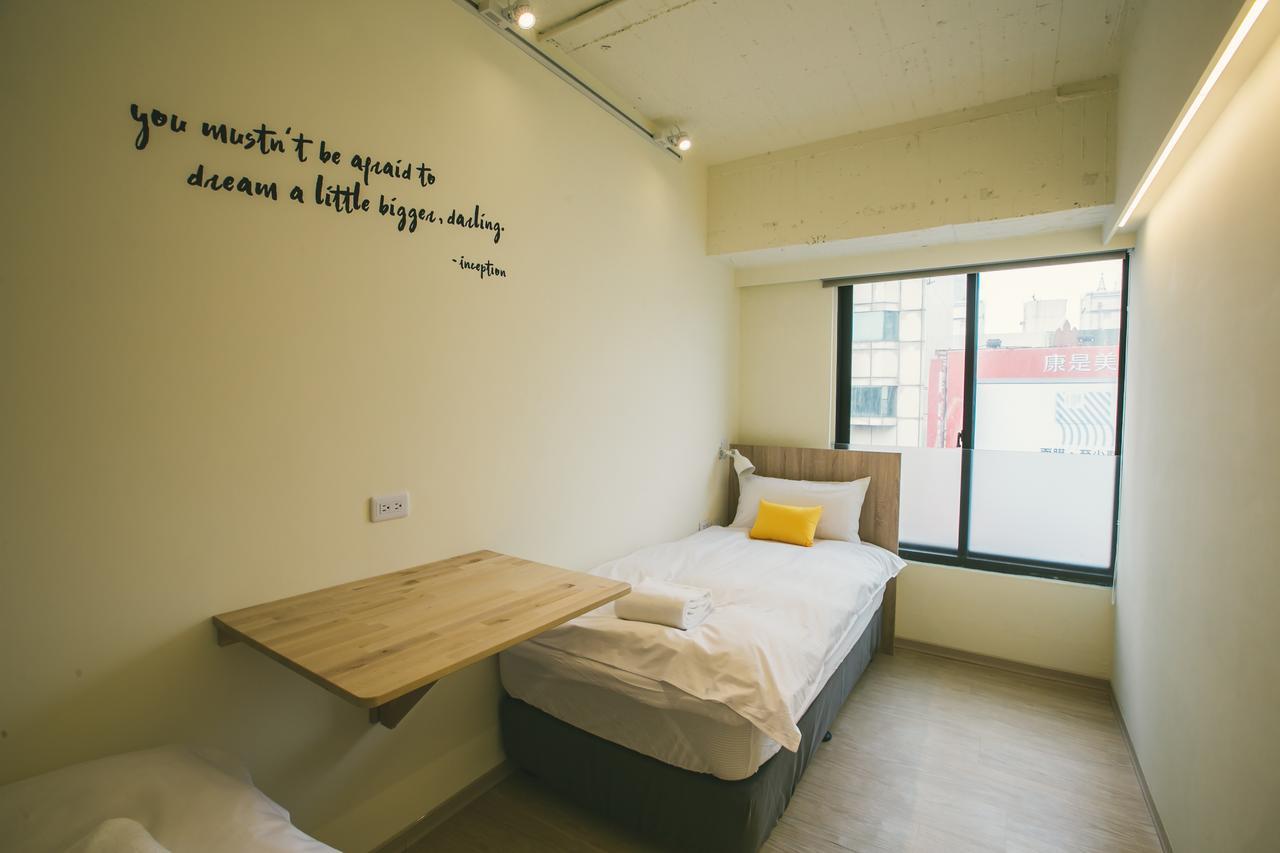 Stray Birds Taichung Hostel Exterior photo